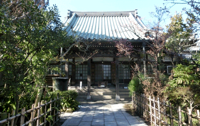 證誠寺の参道と建物