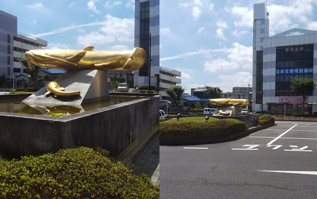 吉川駅南口のい金色のなまずモニュメント
